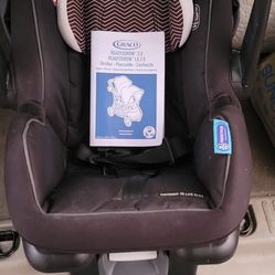 Graco snugride snugfit 35 little elite carseat and base