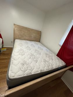 Queen bed with box spring