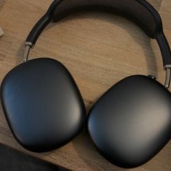  airpod maxes  midnight blue