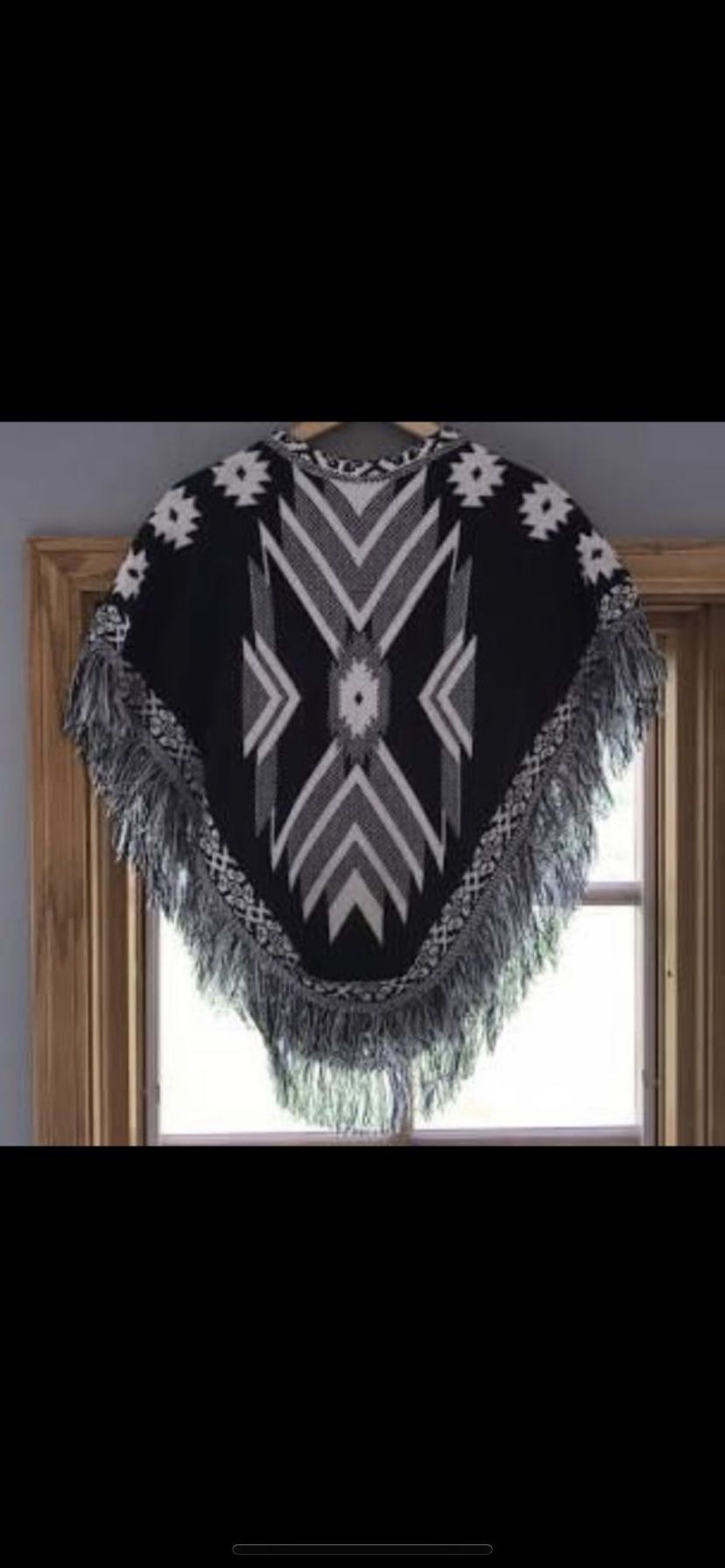 Beautiful new with tags Aztec poncho! (Festival) NWT Mudd Serious buyers only please Location in the city of Pico Rivera
