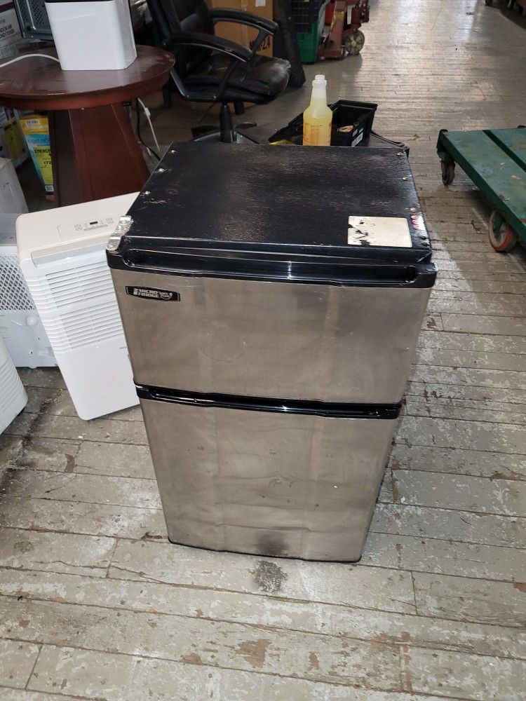 MicroFridge Mini Refrigerator With Two Doors Freezer And Fridge