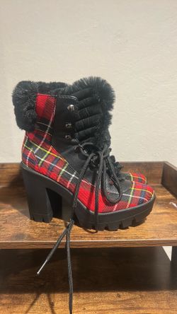 Jessica Simpson boots 7-half women 30$