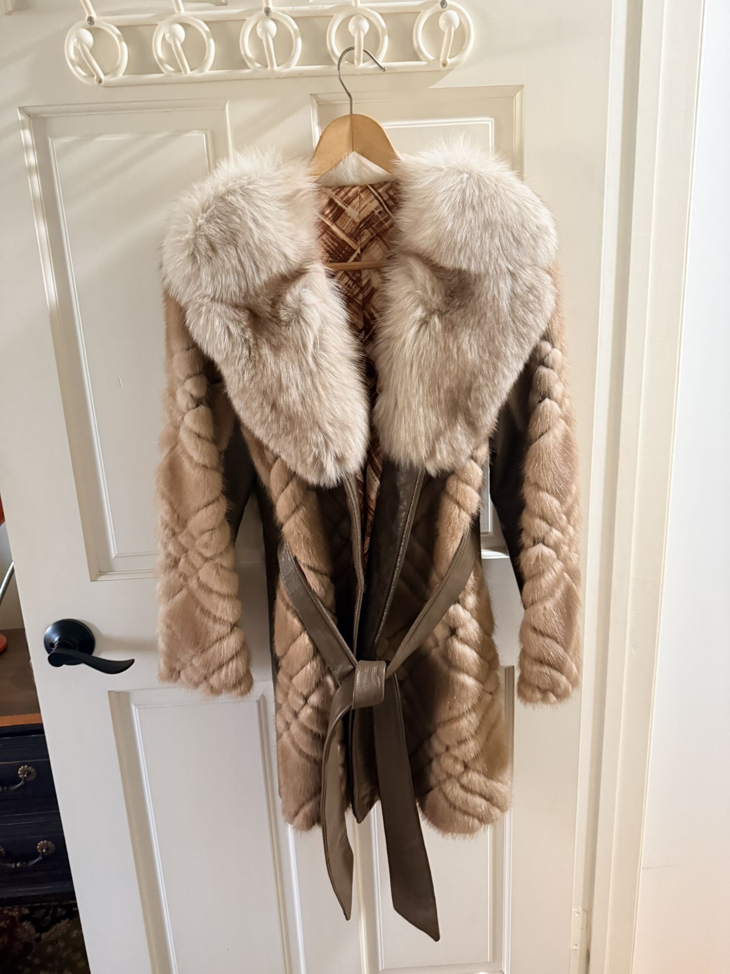 ✨ Vintage Mink Fur Coat w/ Fox Collar & Leather Trim
