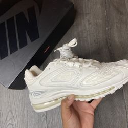 Nike Supreme Air Max Size 9.5