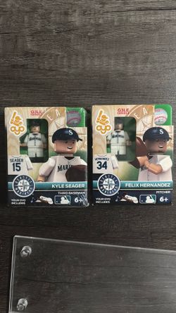 Felix Hernandez & Kyle Seager Lego style Seattle Mariners figurine.