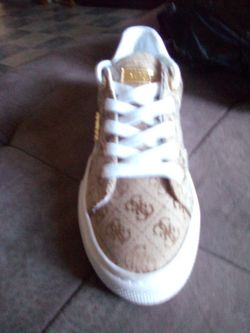 Guess Shoes 7M