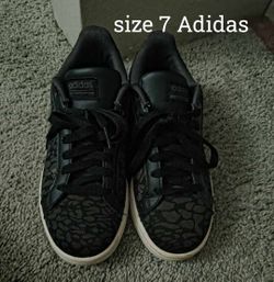 Adidas Sneakers Size 7