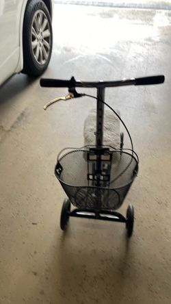 Manual knee scooter