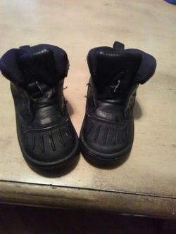 Baby Nike duck boots size 5