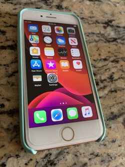 iPhone 8 64GB UNLOCKED mint condition w/tempered glass and case!