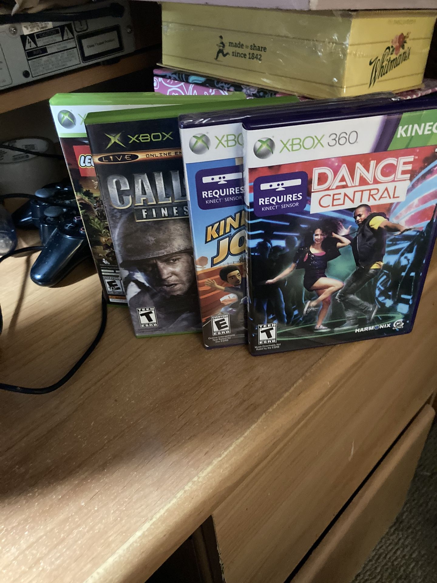 Xbox 360 And 360 Kinect  And 1  Xbox Game Bundle 