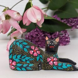 Colorful Vintage Oaxacan Wood Carving cat signed Juan Fabian (missing tail)