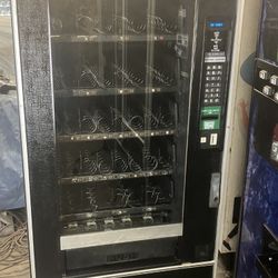 Crane 148 Snack Machine