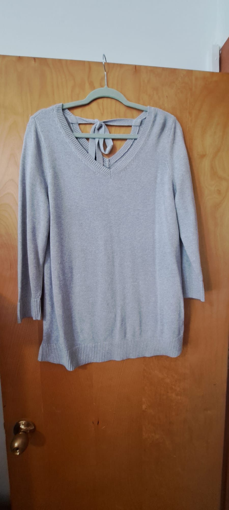 Talbots Women’s Medium Gray Metallic Back-Tie V-Neck Tunic Sweater – Long Sleeve