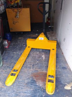 Uline pallet truck low profile four-way access 48x33 excellent h- 1781 3,300 lb pallet jack