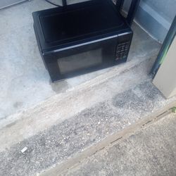 Microwave For Sale $25 Or Best Offer 