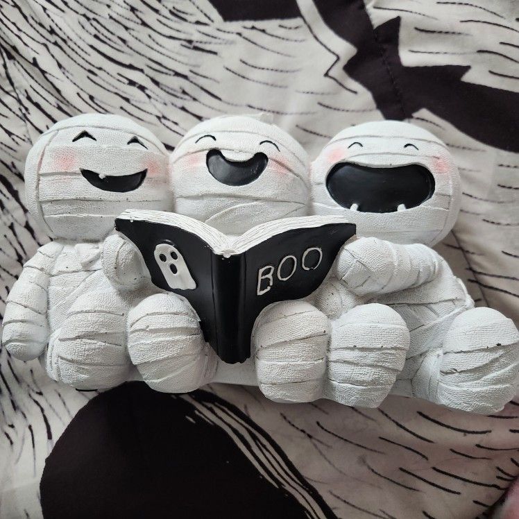 Mummy Trio Figurine