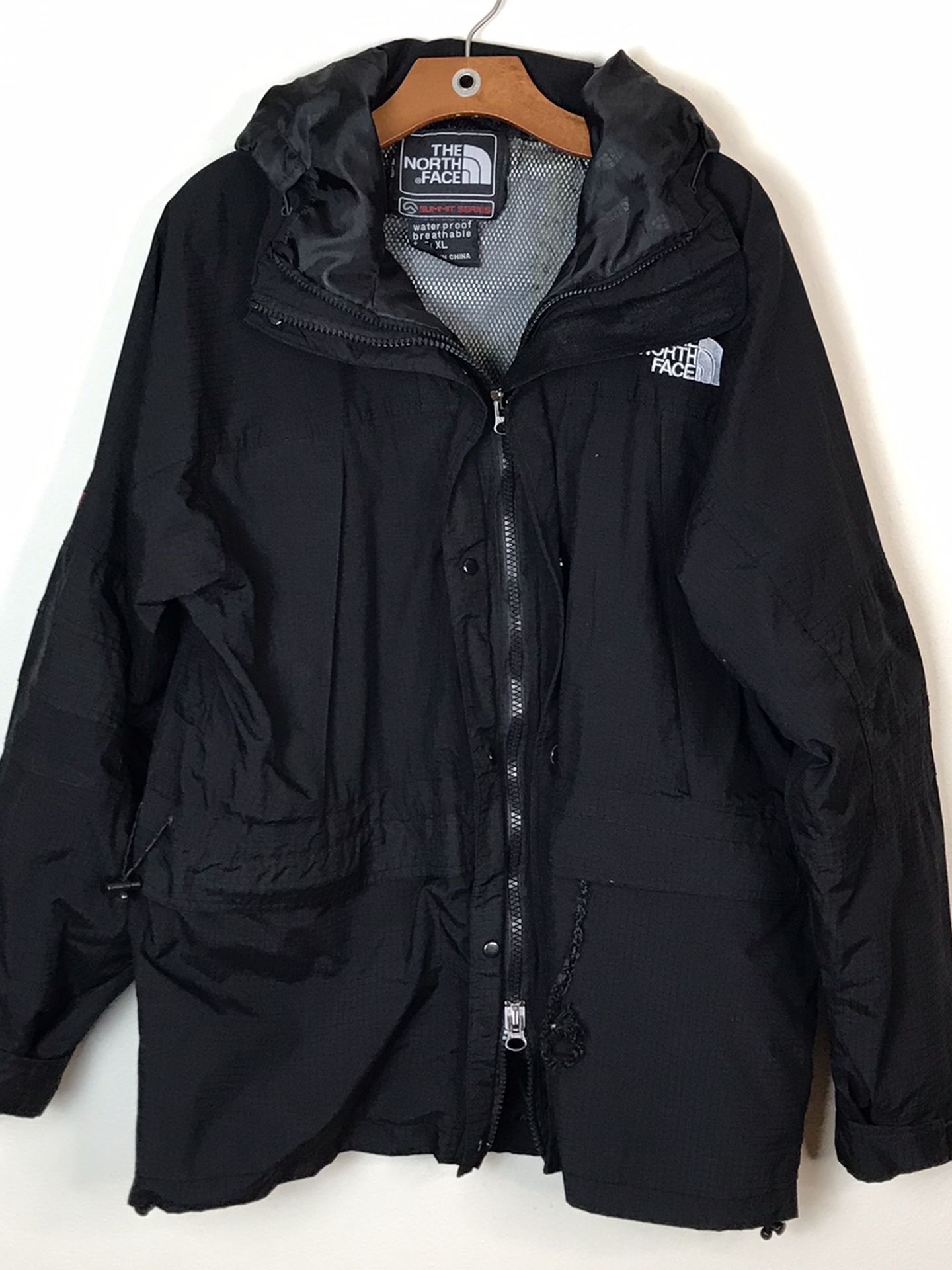 Vintage Black Summit Series Goretex North Face Parka Jacket waterproof XLARGE Disclaimer** Bottom box f the inside zíper it’s loose and fully functio
