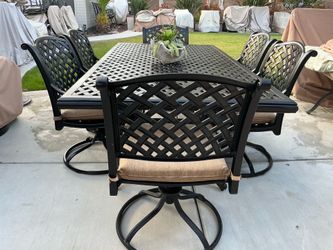 Luxury Patio Darlee 7 PC Outdoor Dining Set w/6 Swivel rockers