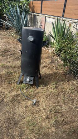 Upright propane  bbq grill ware smoker