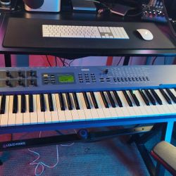 Yamaha CS1X Keyboard Synthesizer
