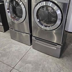 LG Washer And Dryer Set 