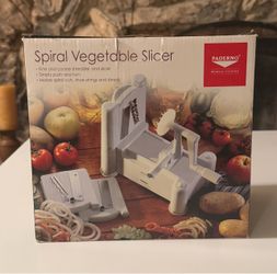Paderno World Cuisine Spiral Vegetable Slicer