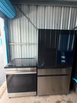 New Samsung Bespoke 4-Door Family Hub Refrigerator and Induction Stove