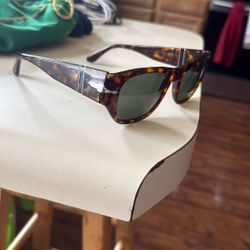 Petsol Woman’s Sunglasses 