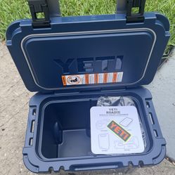 New YETI Roadie 48 wheeled cooler…… Navy Blue