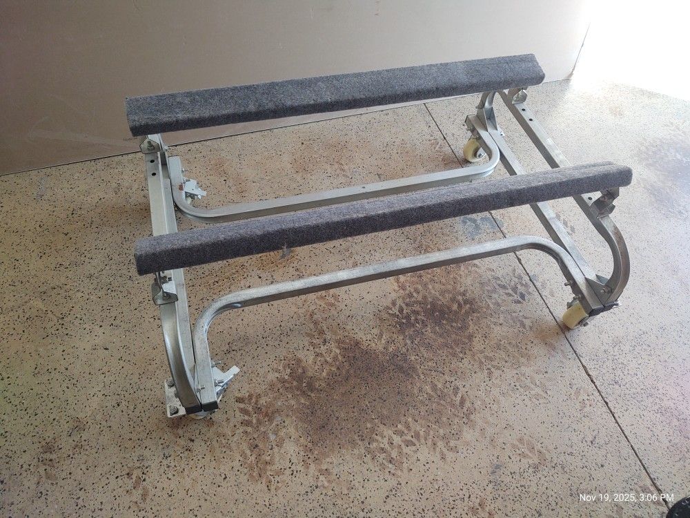 Movable Cart For Jet Skis And Boats.