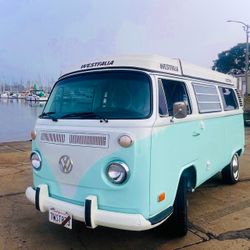 1975 Volkswagen Westfalia Bus w/ Pop Top Camper!