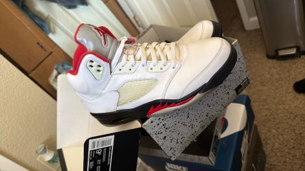 Retro 5 fire red silver tongue