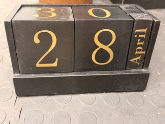 Wooden Block Perpetual Desk Calendar