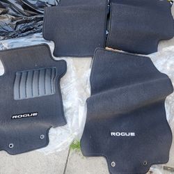 2016 Nissan Rogue Floor Mats $100