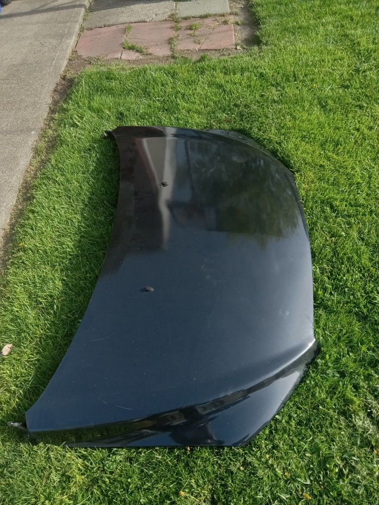 2015 Chevy Sonic Ltz Hood.