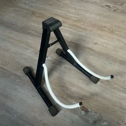 Solid guitar stand