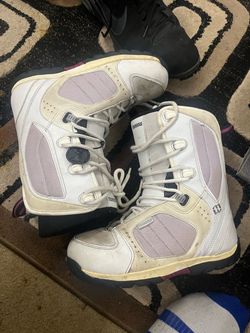 Morrow women’s snowboard boot size 8