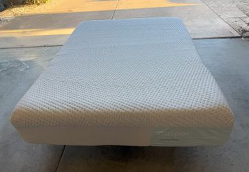 Snow Max, Queen, Like New, Perfect Condition