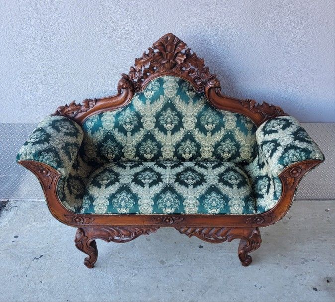 Settee Couch: VICTORIAN REPLICA, 61" WIDE, NO TEARS OR RIPS, IN EXCELLENT CONDITION, NO