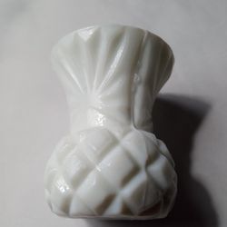 Whit Vase With Little Designs