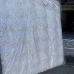 California King Size Bed Mattress King Koil Intimate Trimline Luxury Firm Button Top Stearns & Foster Estate Reserve Aireloom Kluft Hotel Purple Saatv