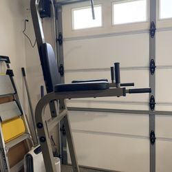 Pull Up Stand