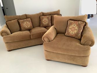 Thomasville Sofa & Chair Set - Plush and Comfy - Like New!