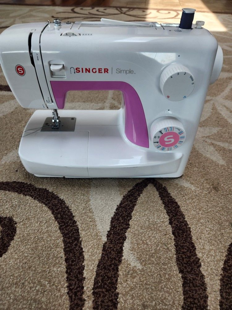 Singer Simple Sewing Machine