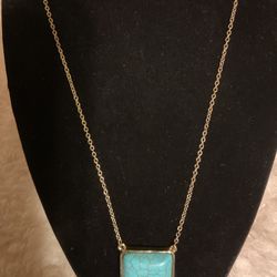 Gold Tone Necklace With Torquise Stone Pendant 