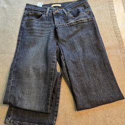Women's Levi Jeans