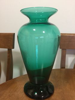 14 inch tall vintage vase 1980’s