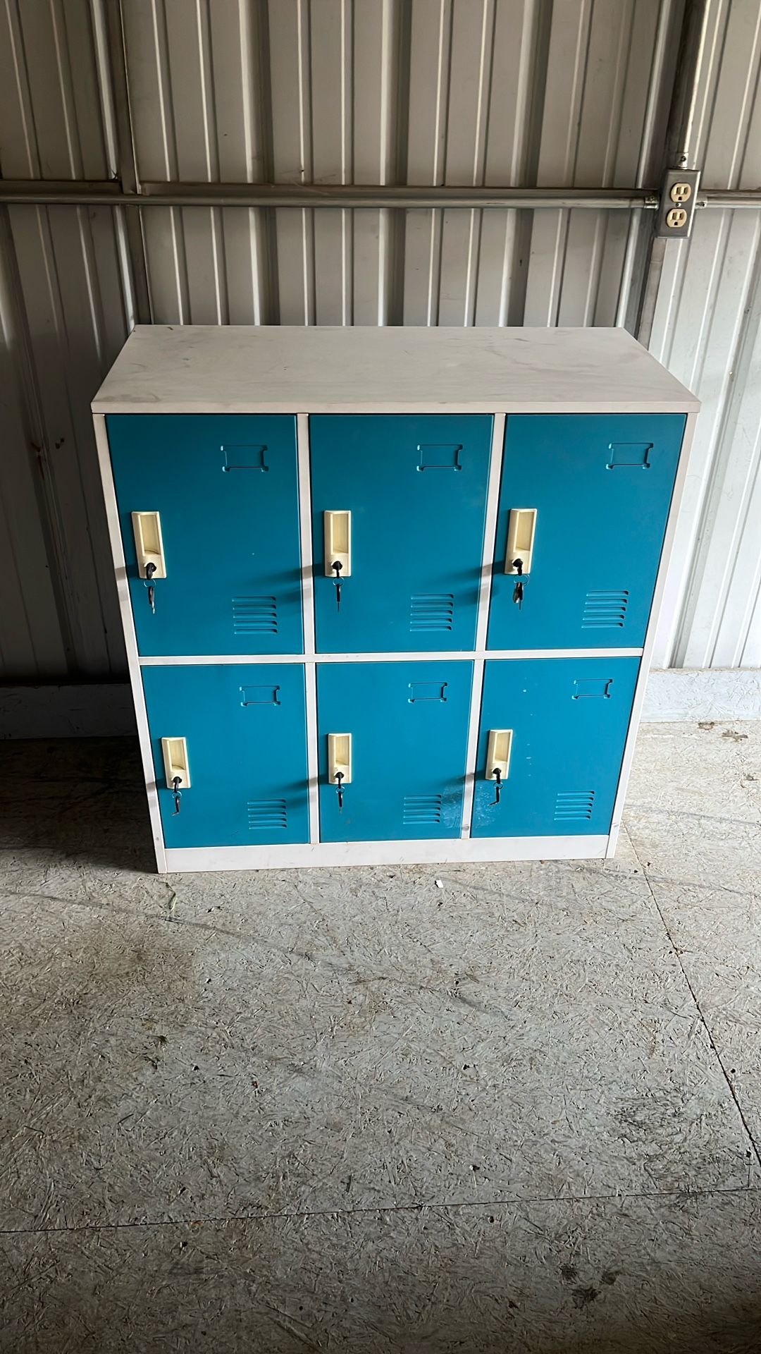 6 Lockers
