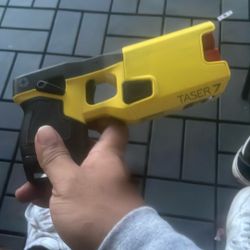 taser 7 with holster 